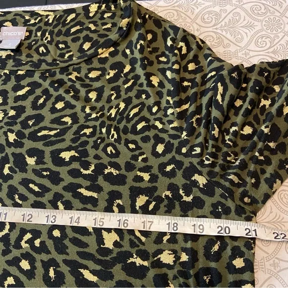 Chico's Sz 2 Metallic Gold Leopard Print Short Sleeve T Shirt Tee Top Blouse L - Picture 3 of 11